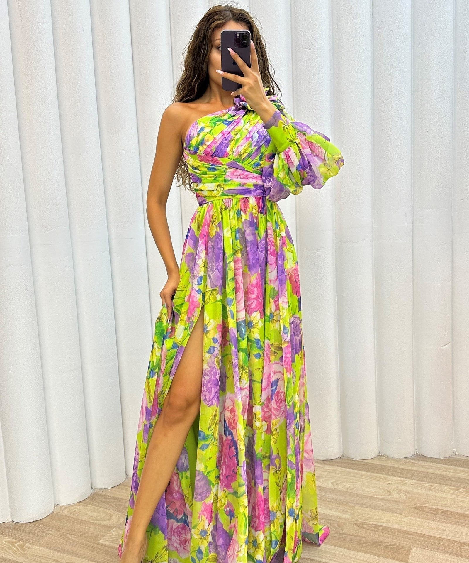 Whitney - Vestido Elegante e Fluido
