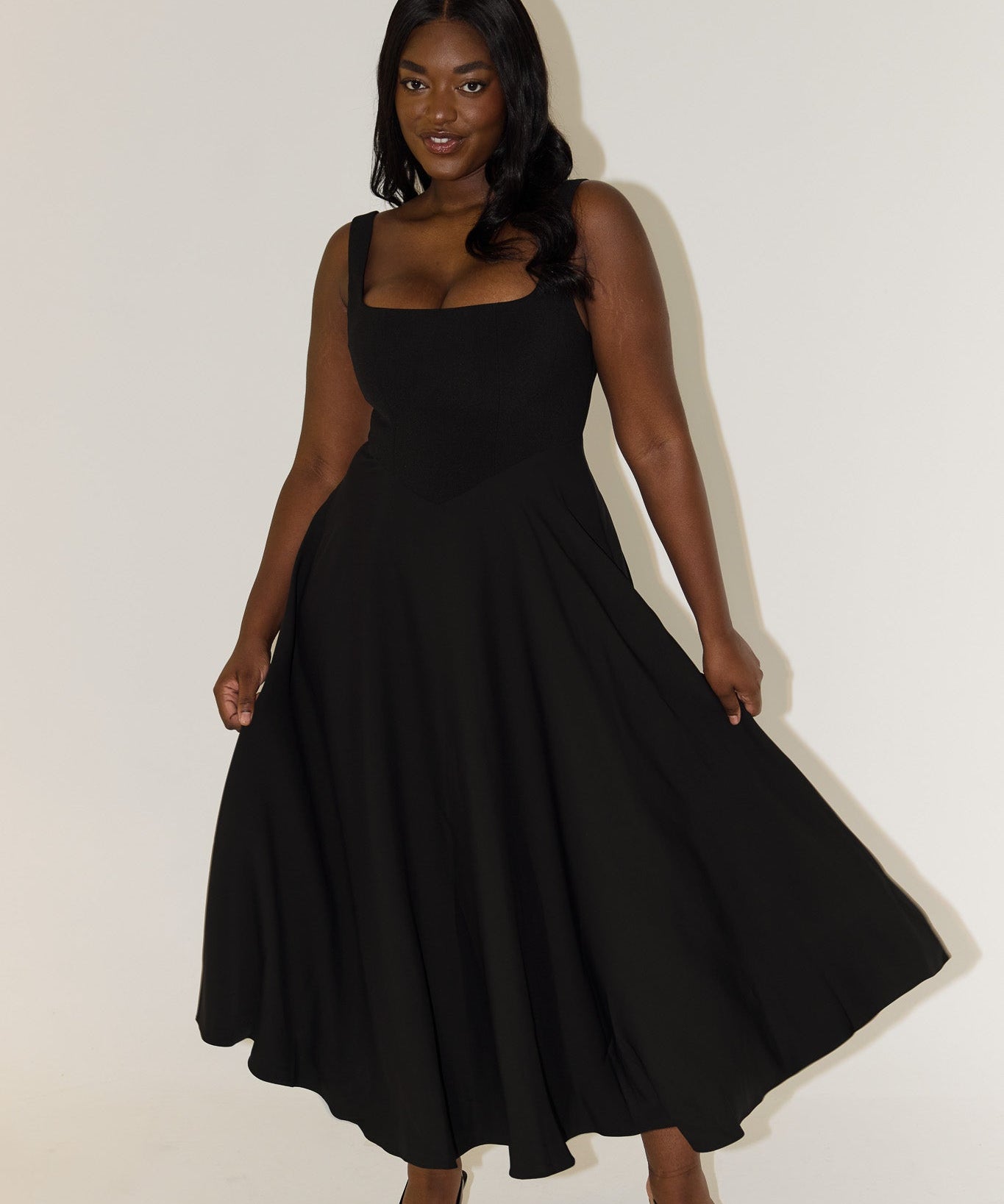 Amélia - Vestido Midi Intemporal