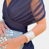 Luana - Elegantna obleka z V-izrezom