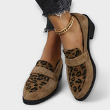 Elegantni ženski čevlji z leopardjim vzorcem